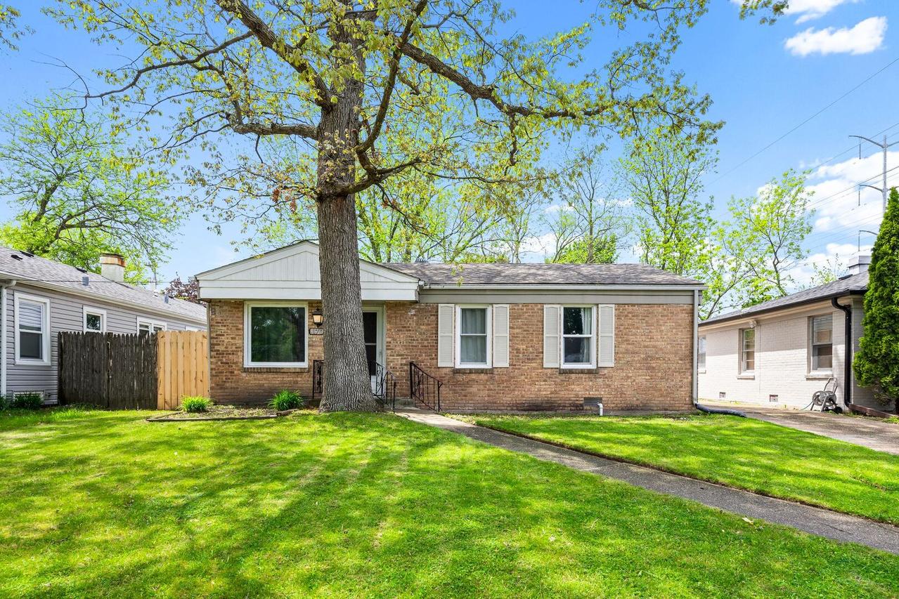 1706 North Ave., Waukegan, IL 60085