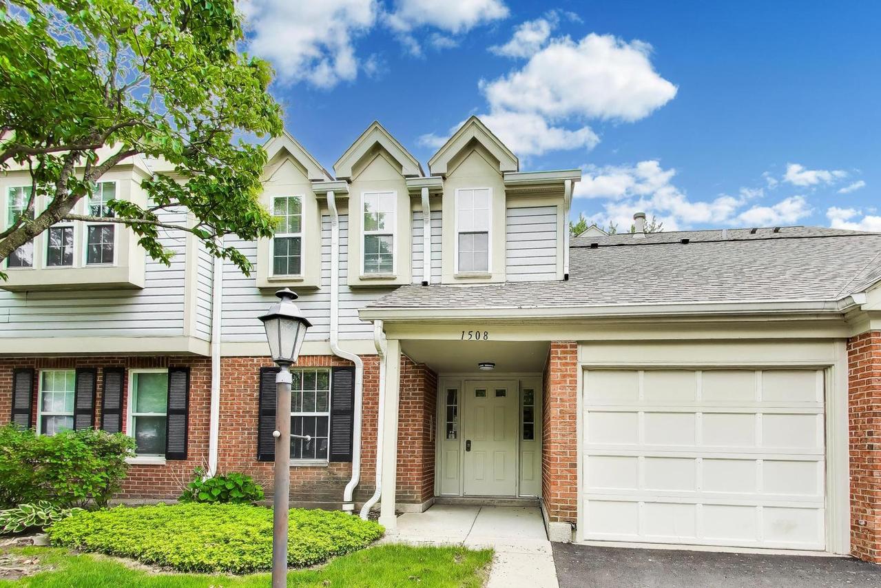 1508 Seville Ct. #C2, Wheeling, IL 60090