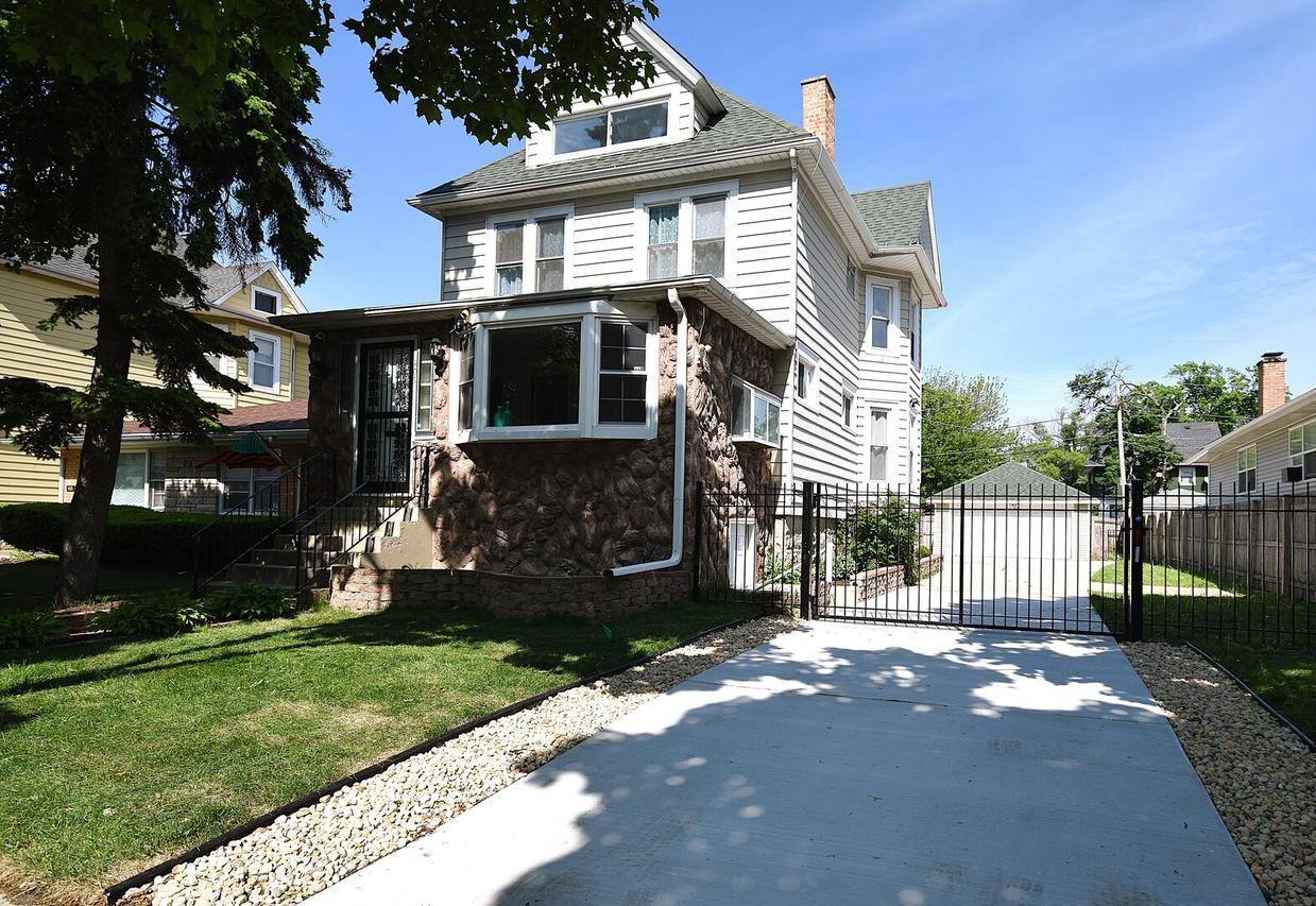 407 S 20th Ave., Maywood, IL 60153