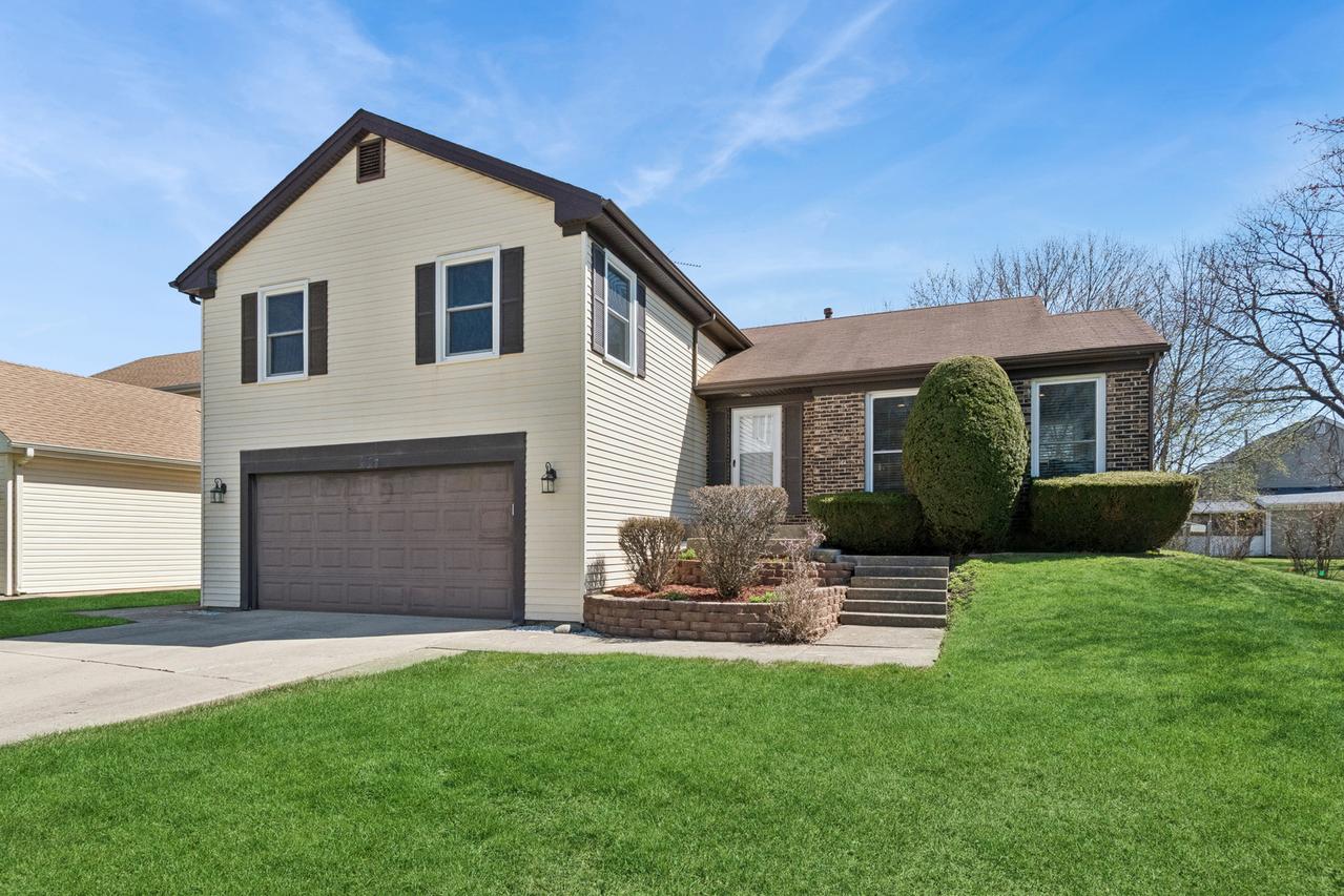 917 Shambliss Ln., Buffalo Grove, IL 60089