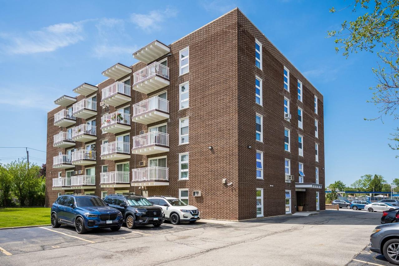 7225 W Higgins Ave. #502, Chicago, IL 60656