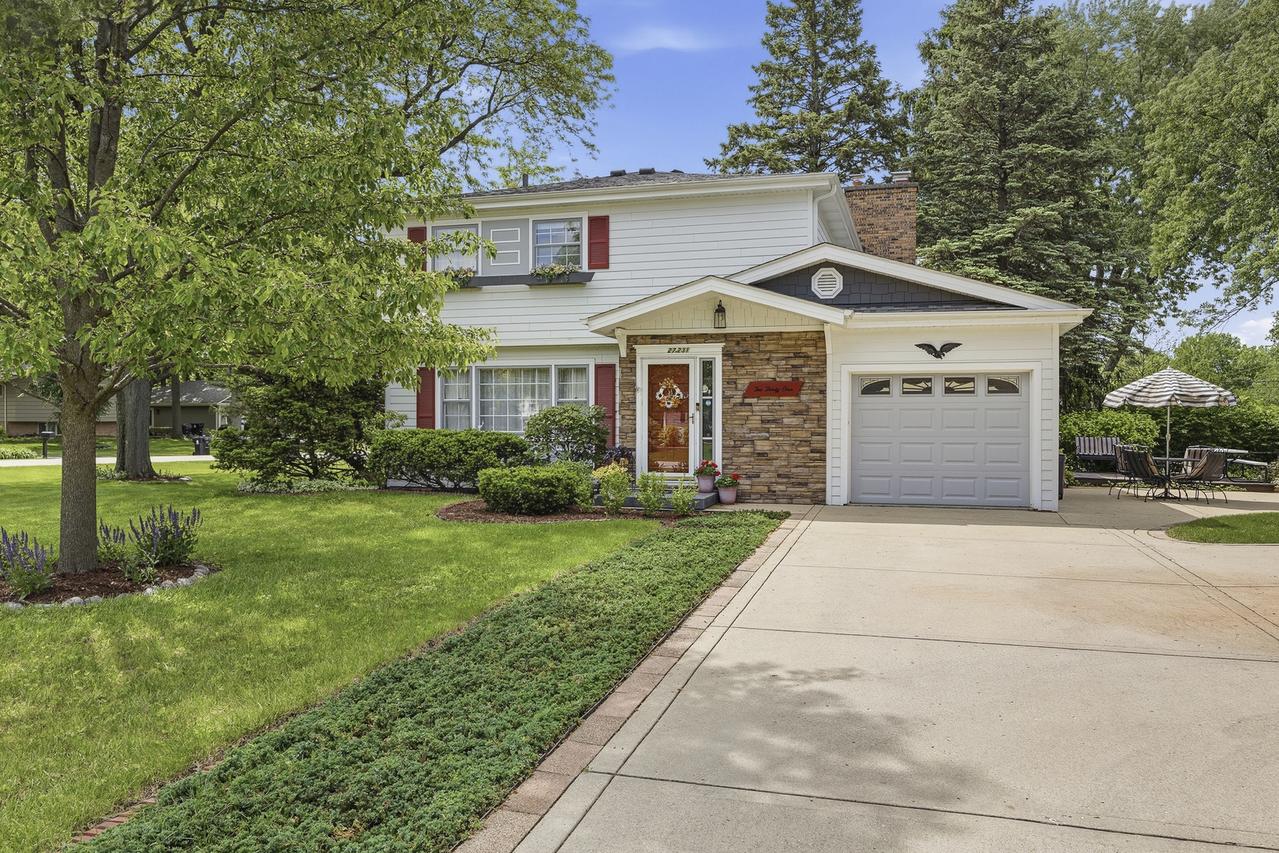 27W231 Bolles Ave., Winfield, IL 60190