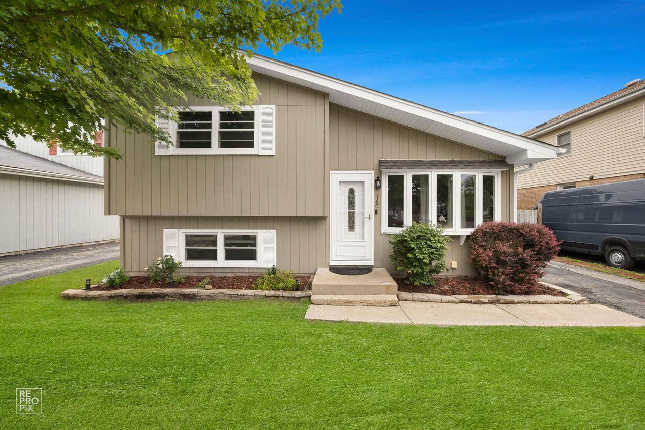 167 Ridgewood Ave., Bensenville, IL 60106