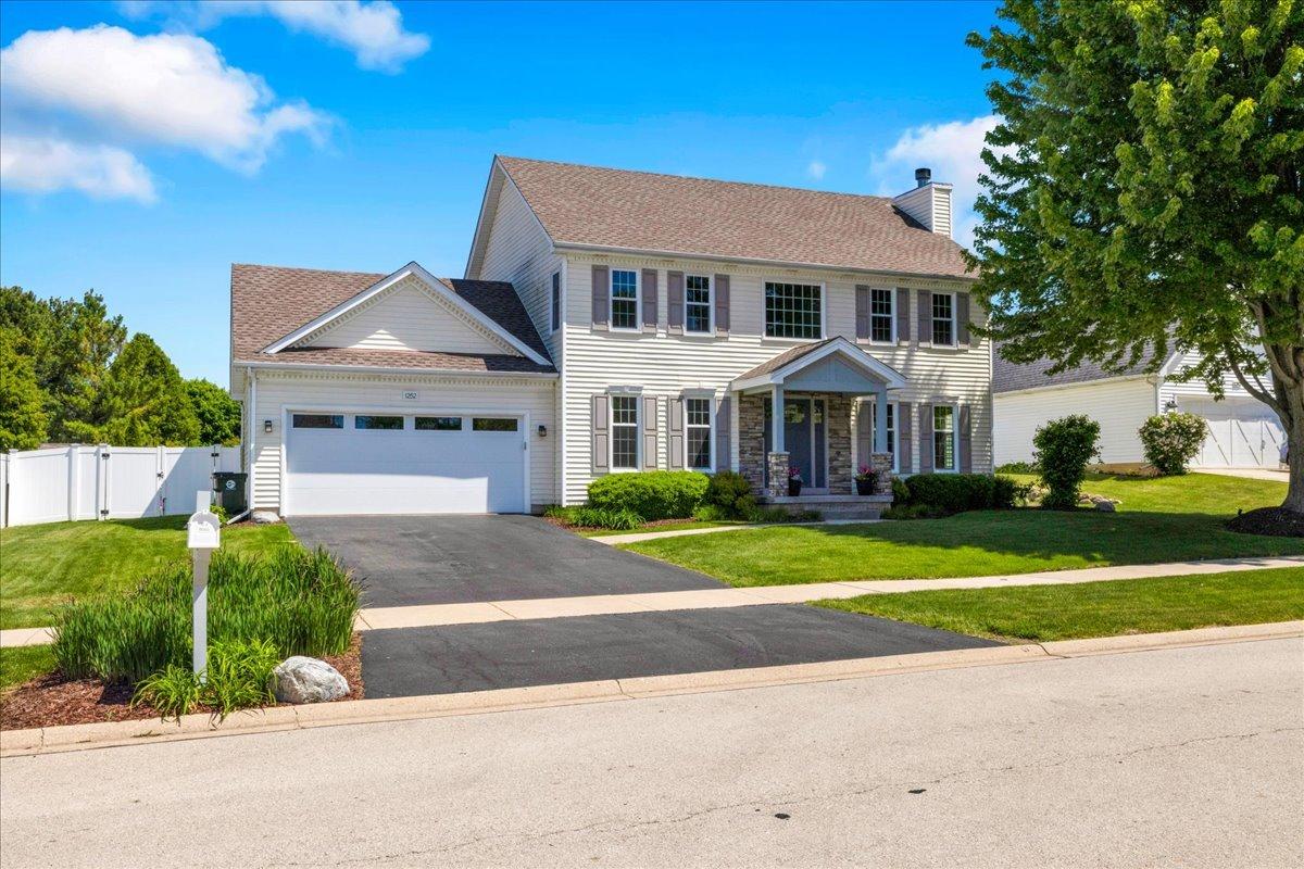1252 Walsh Dr., Yorkville, IL 60560