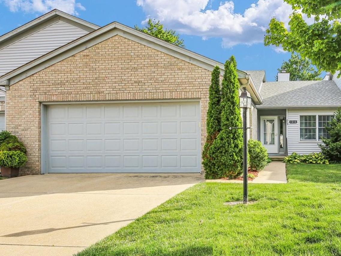 1212 Quail Run Dr., Savoy, IL 61874