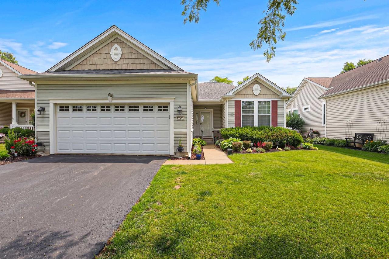 12926 Oak Grove Dr., Huntley, IL 60142