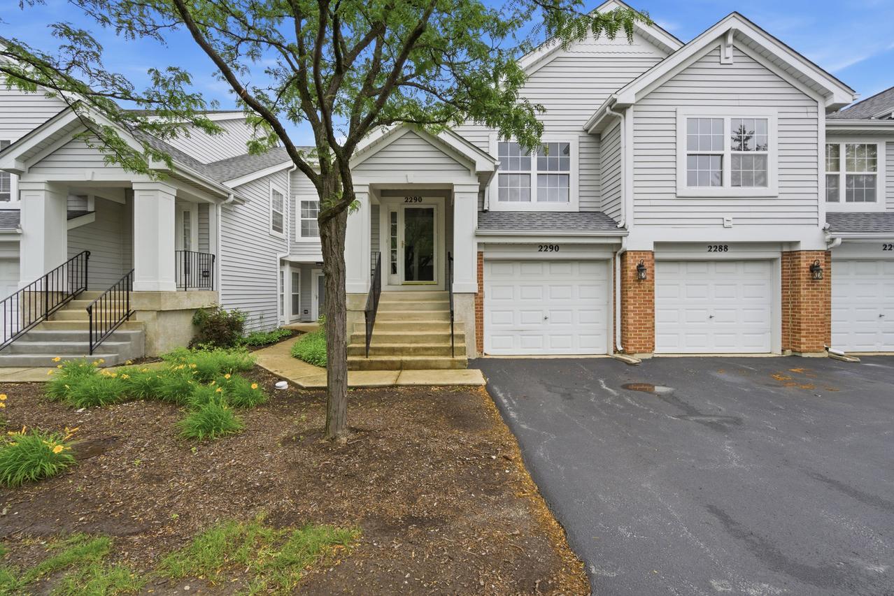 2290 Scott Ln., Aurora, IL 60502