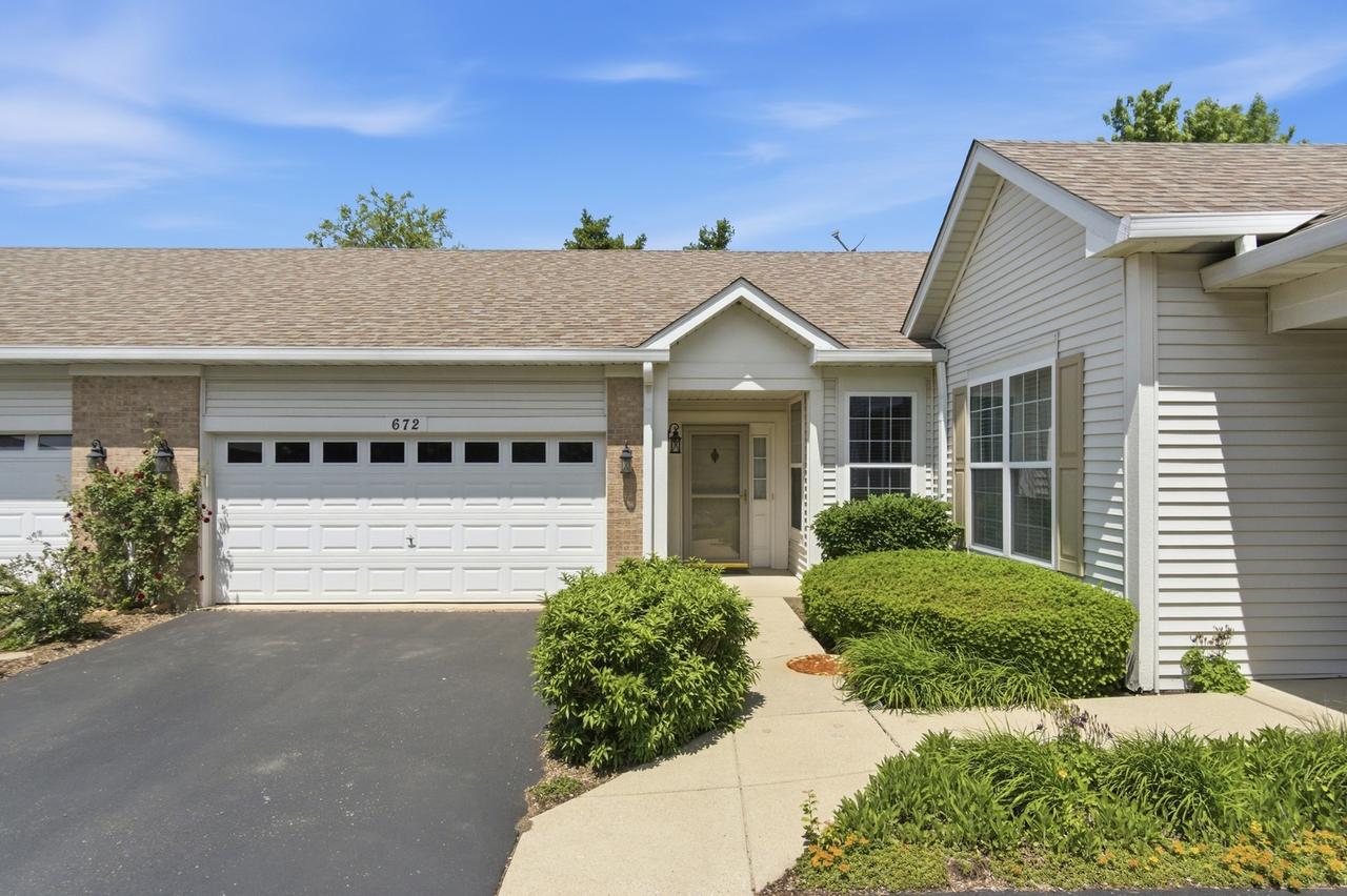 672 Cadillac Cir., Romeoville, IL 60446