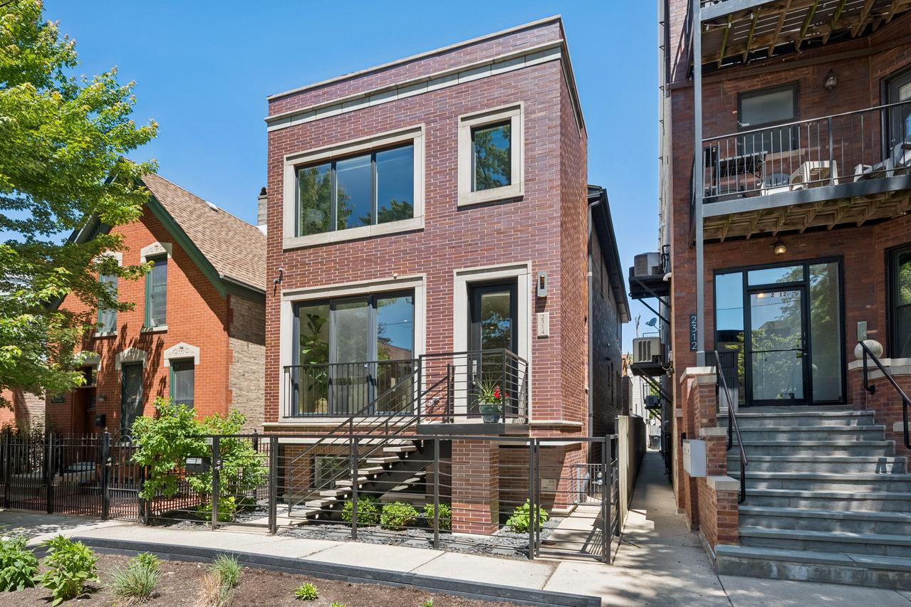 2314 W Mclean Ave., Chicago, IL 60647