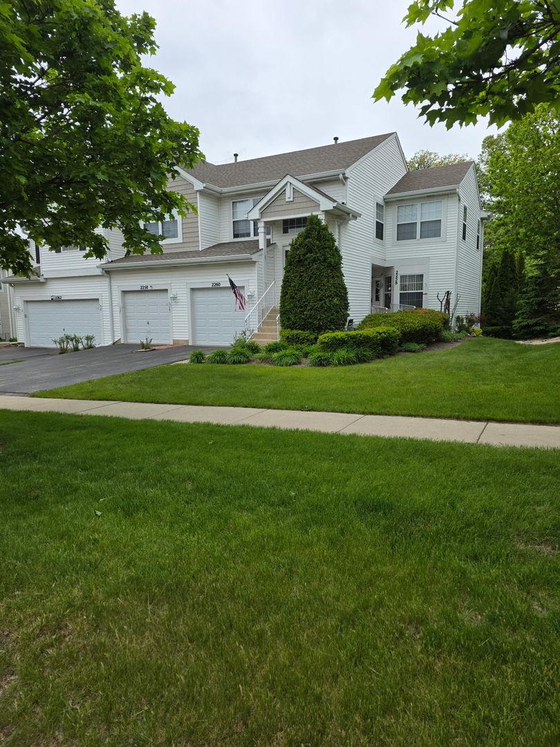 2260 Woodside Dr., Carpentersville, IL 60110