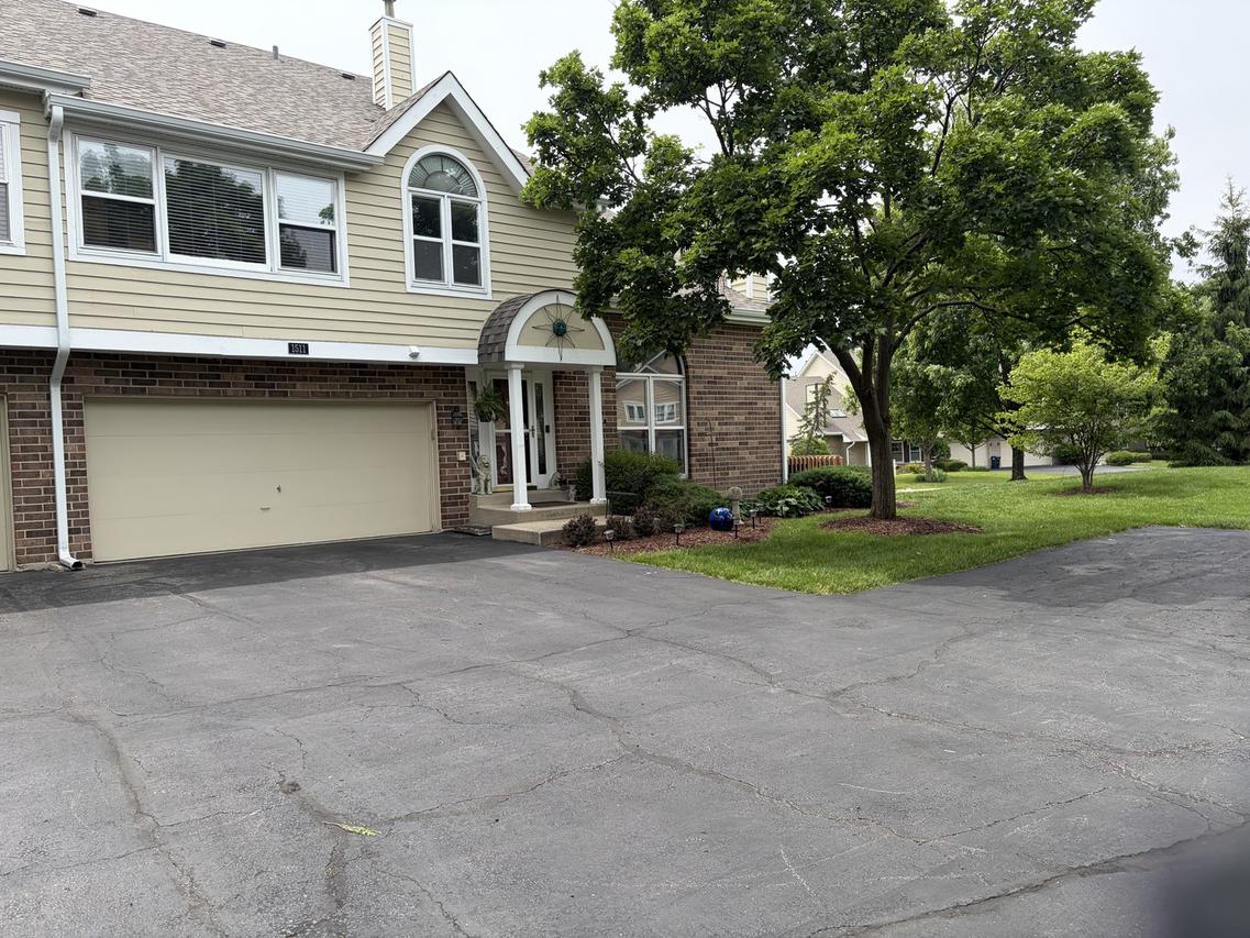 1511 Barrymore Dr., Darien, IL 60561