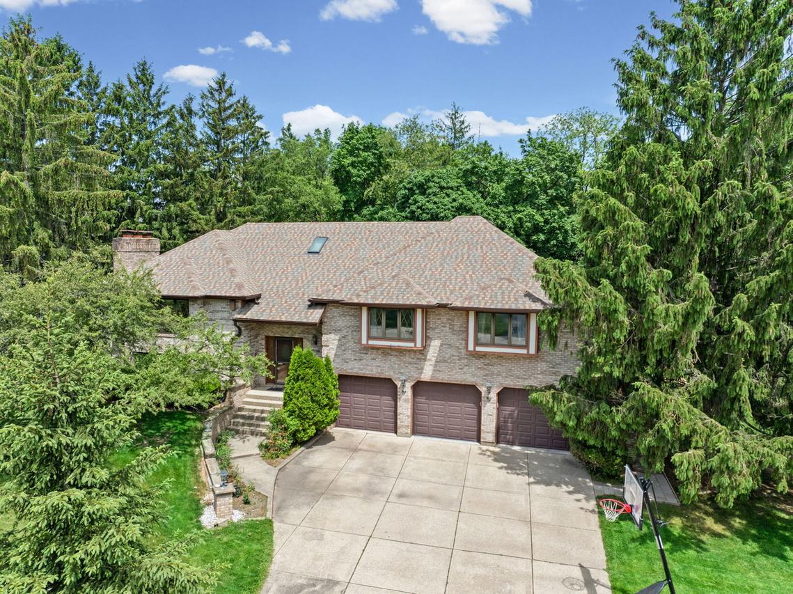 32675 N Forest Dr., Grayslake, IL 60030