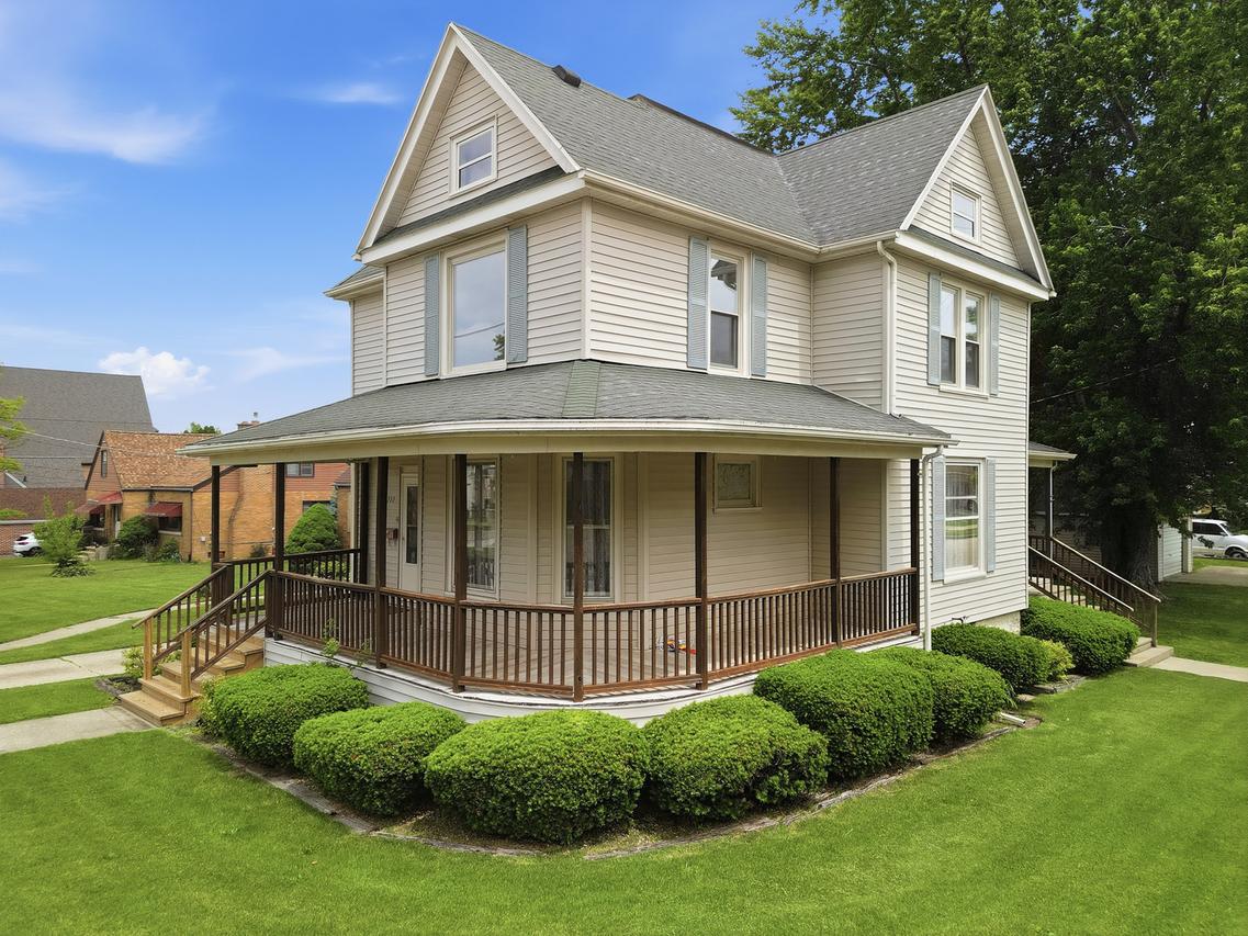 722 Highland Ave., Dixon, IL 61021