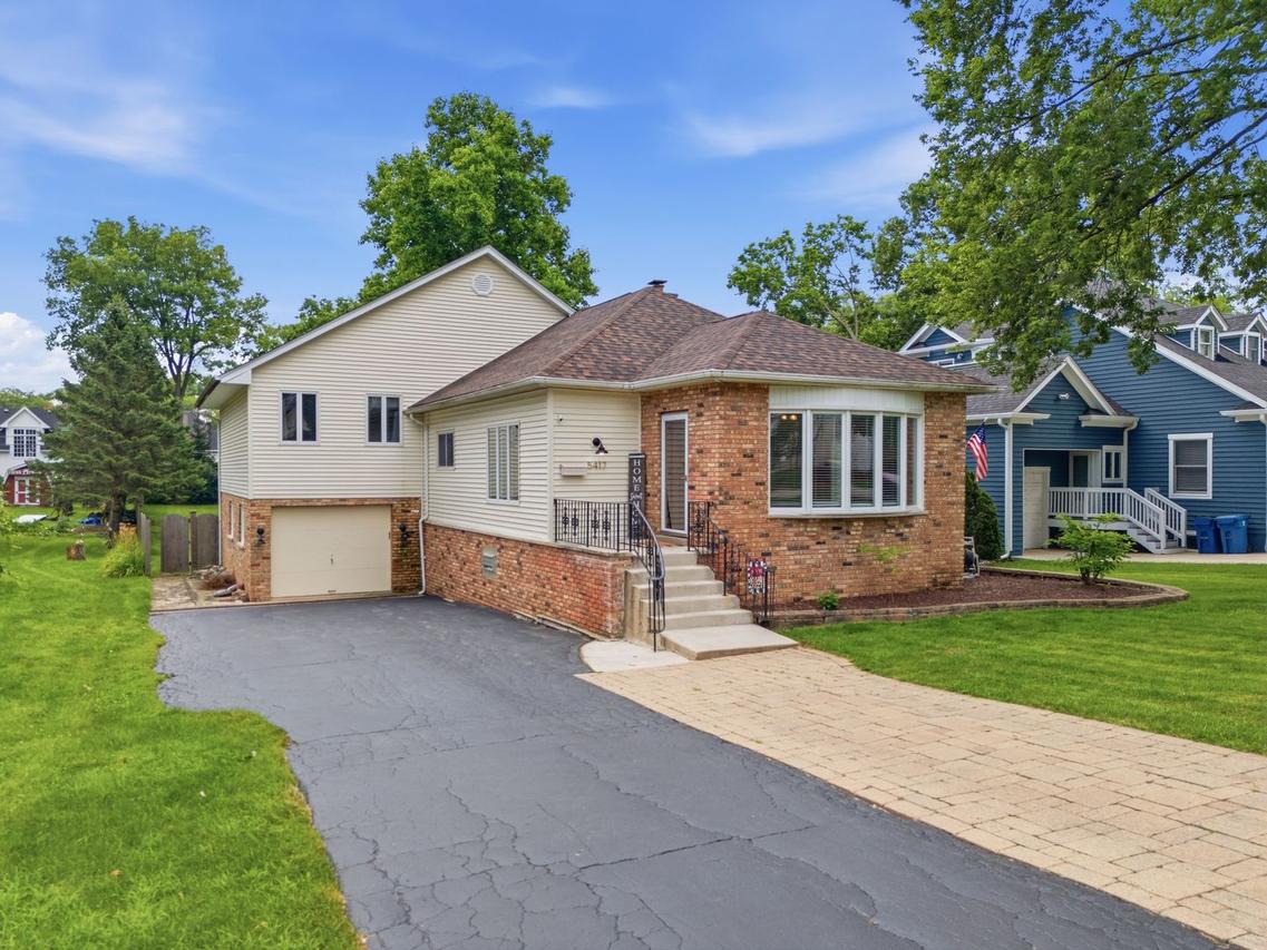 5417 Blodgett Ave., Downers Grove, IL 60515