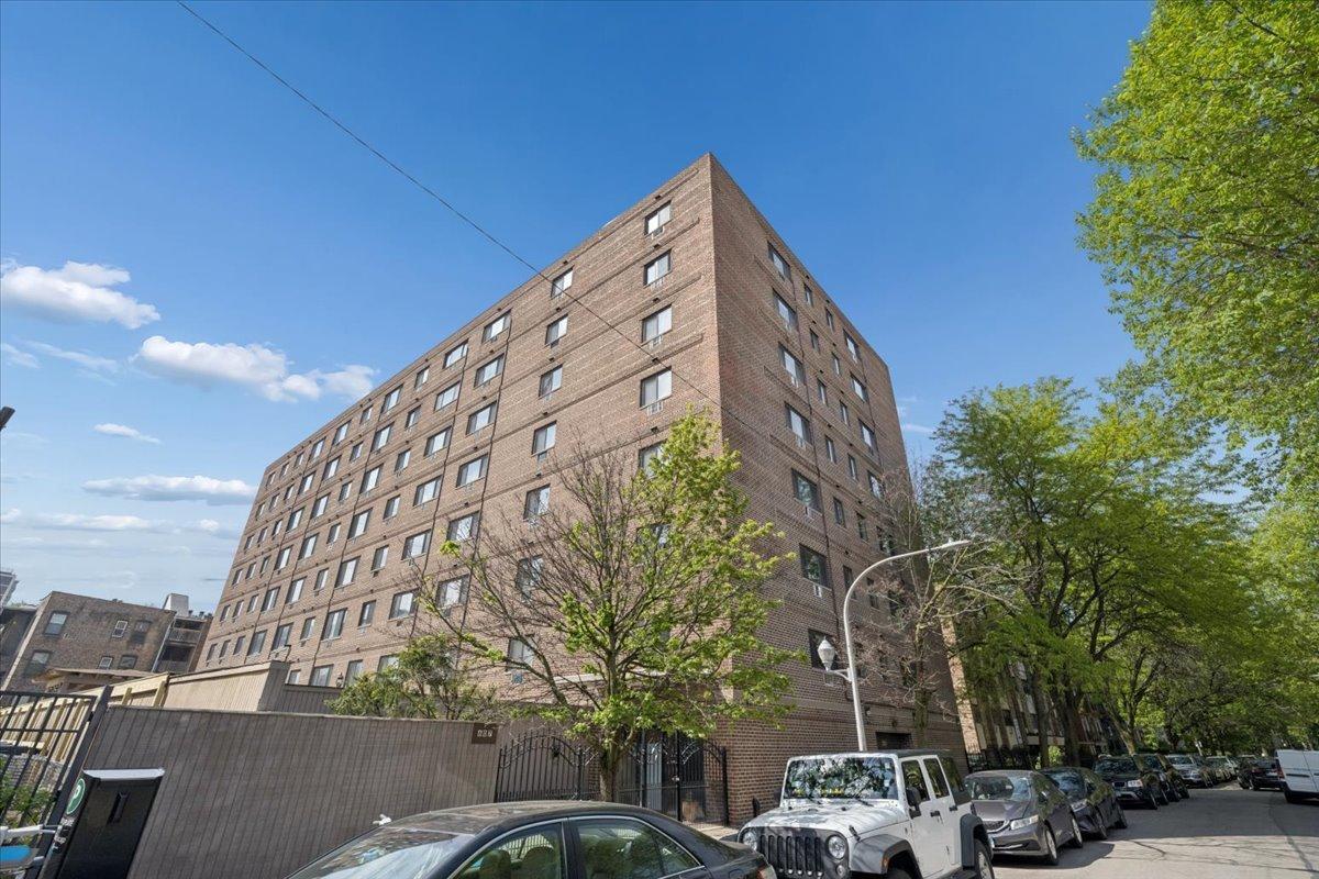 607 W Wrightwood Ave. #415, Chicago, IL 60614
