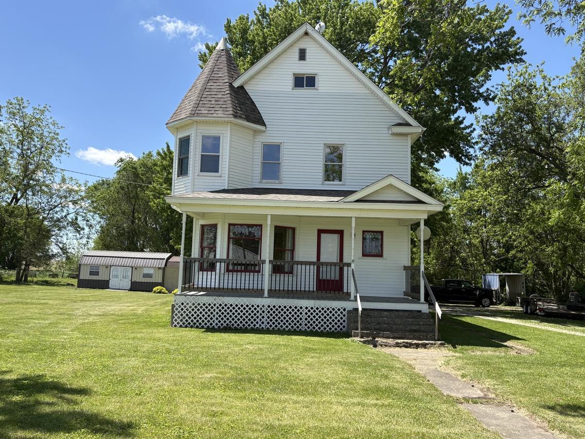 1741 Paw Paw Rd., Steward, IL 60553