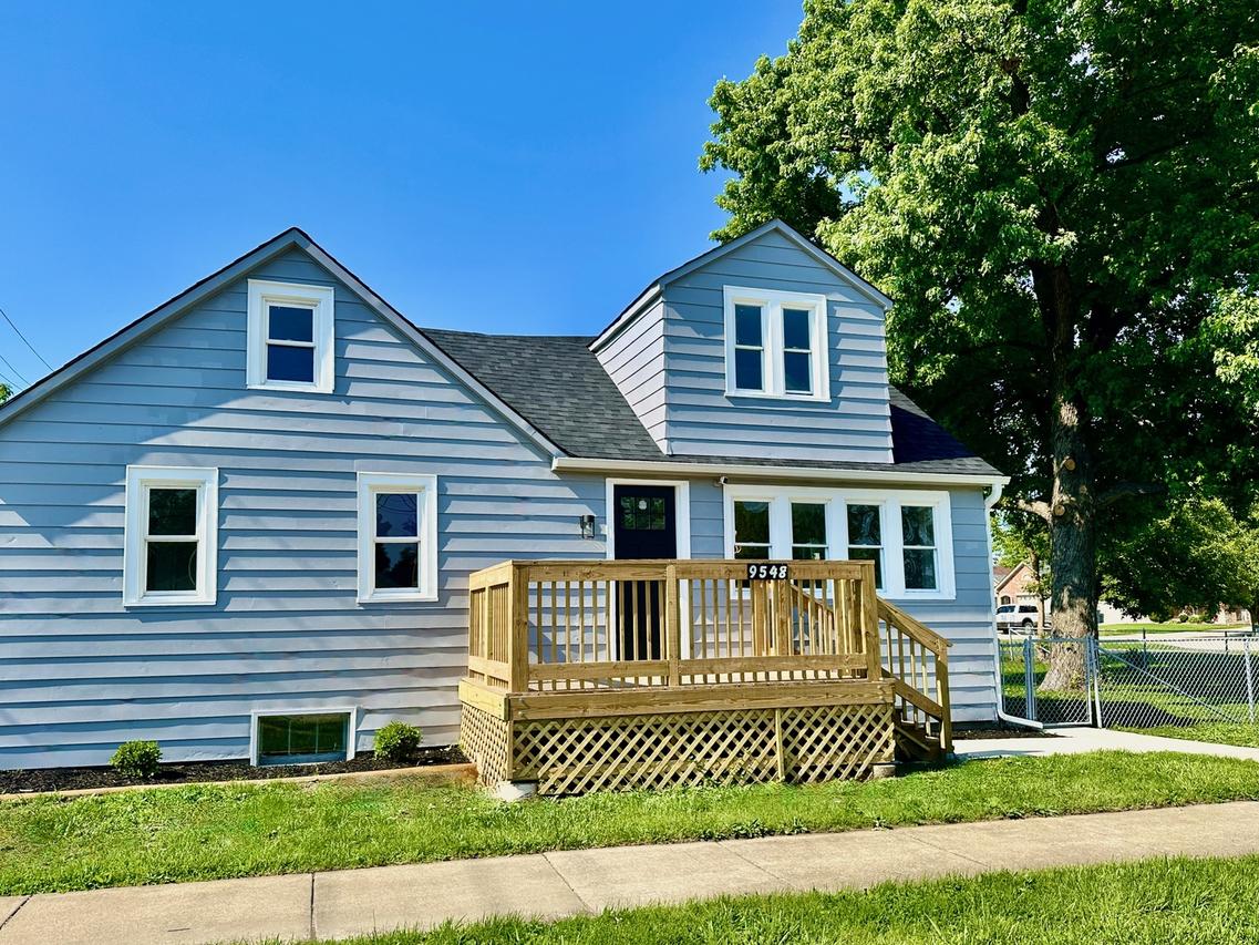 9548 Merrimac Ave., Oak Lawn, IL 60453