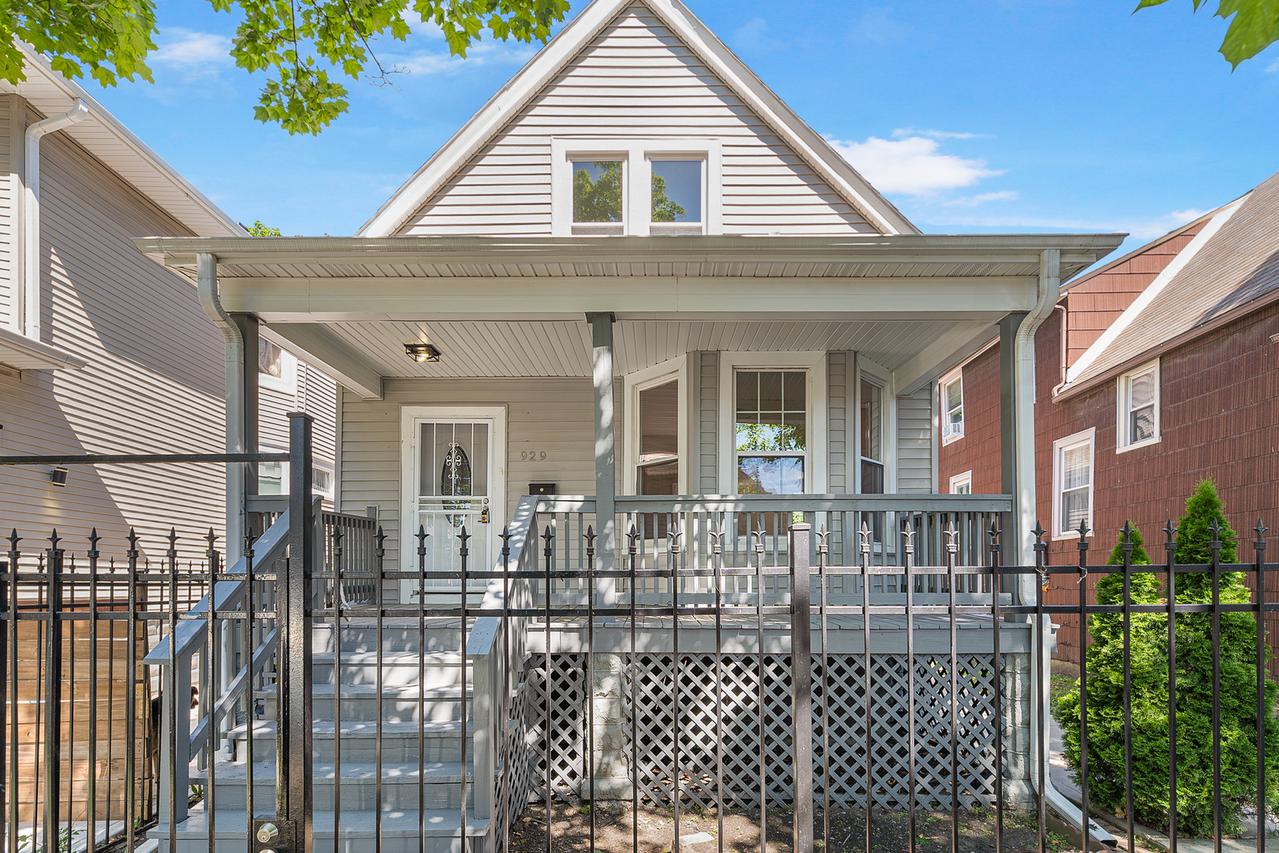 929 N Latrobe Ave., Chicago, IL 60651