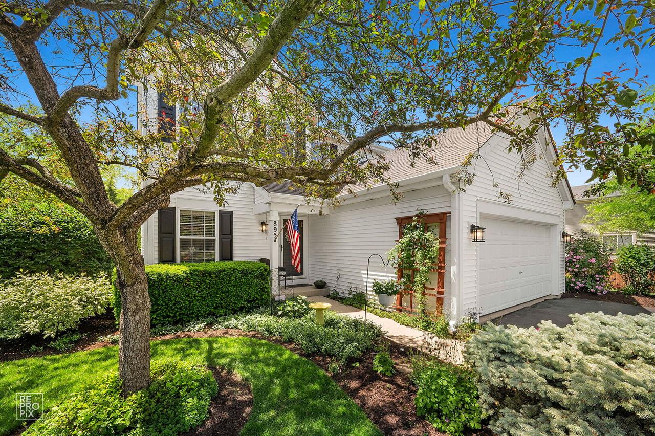 895 Lakestone Ln., Aurora, IL 60504