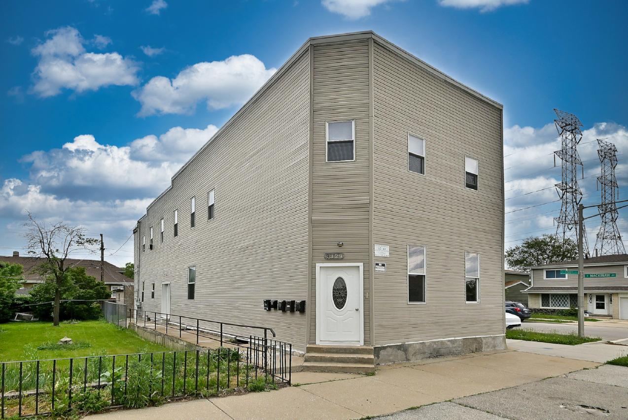 3324 E 136th St., Chicago, IL 60633