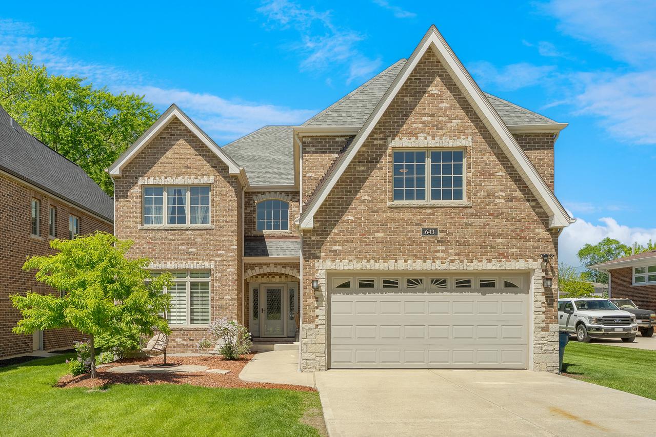 643 W Crockett Ave., Elmhurst, IL 60126