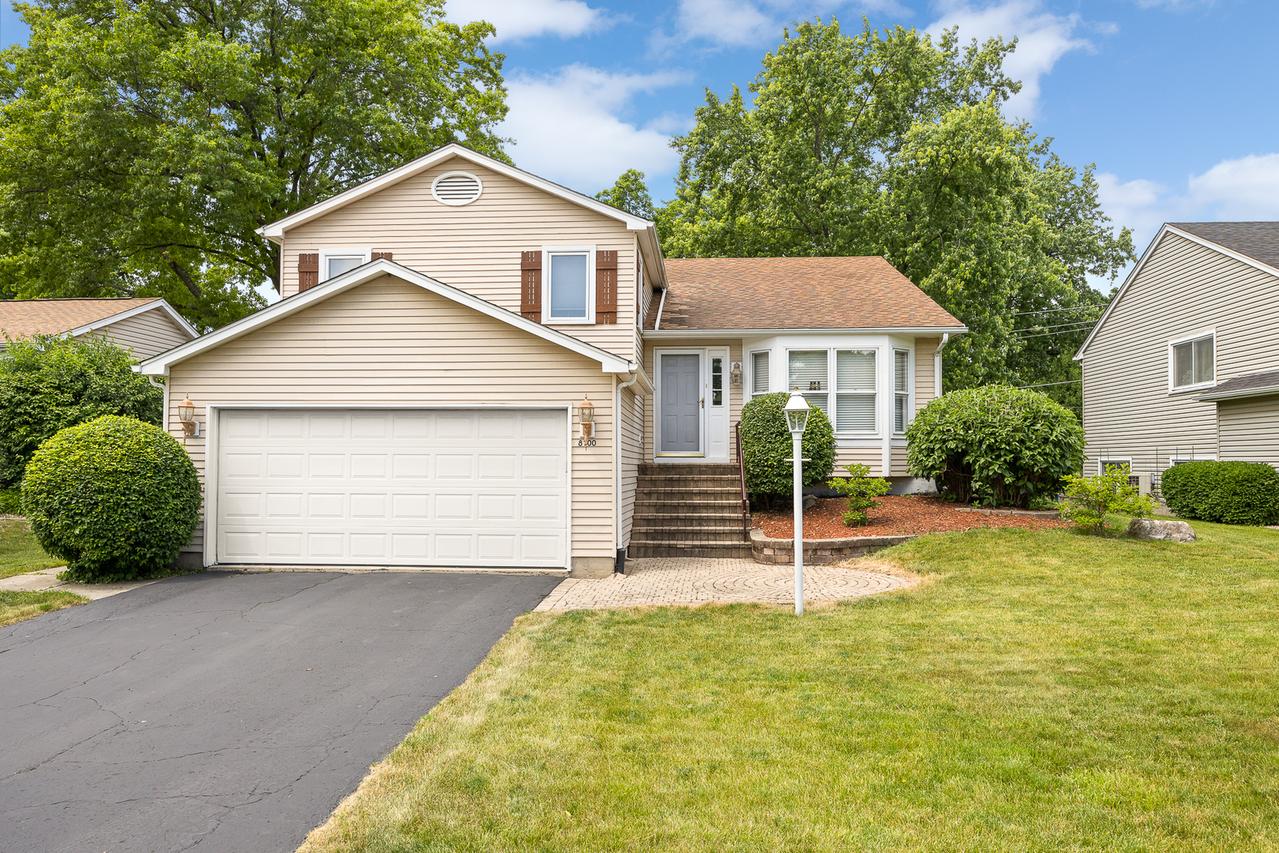 8100 Geneva St., Woodridge, IL 60517