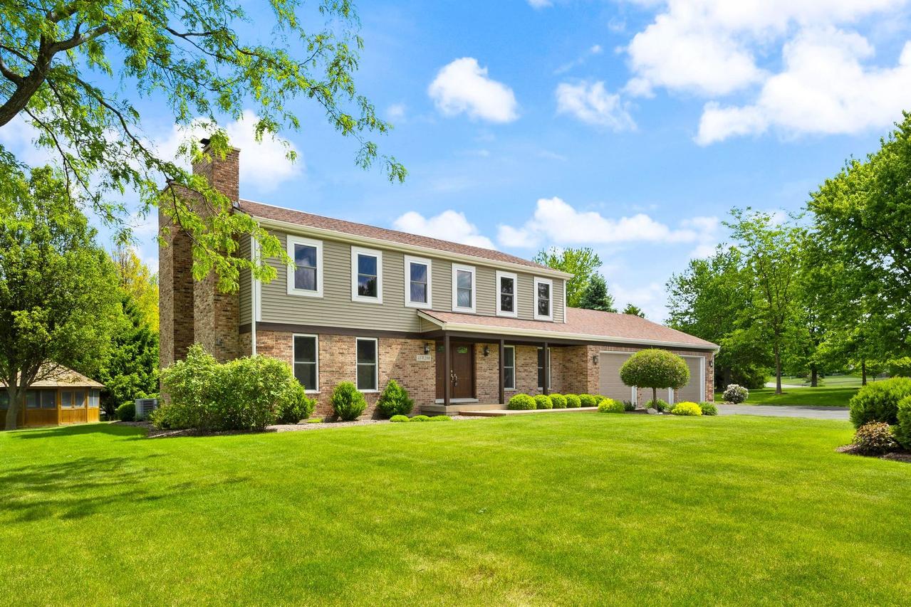 45W288 Sumac Ln., Hampshire, IL 60140