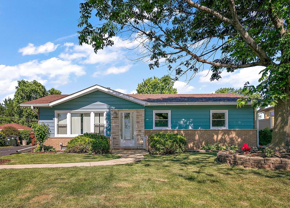16045 Debra Dr., Oak Forest, IL 60452