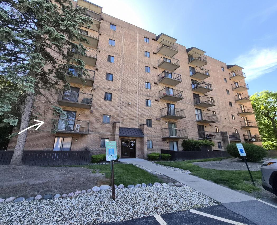 6050 Lake Bluff Dr. #201, Tinley Park, IL 60477