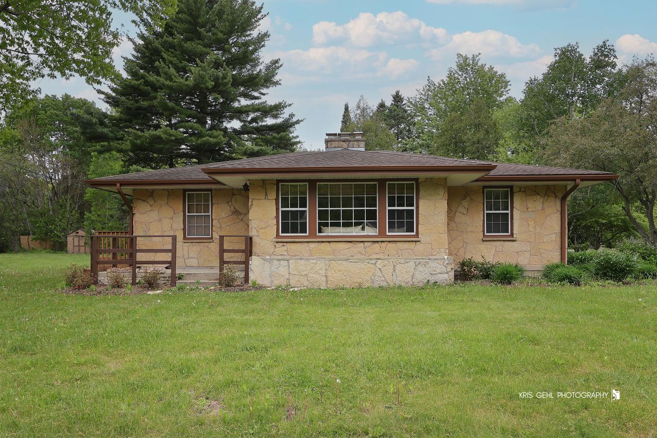 3320 Sharon Pl., Zion, IL 60099