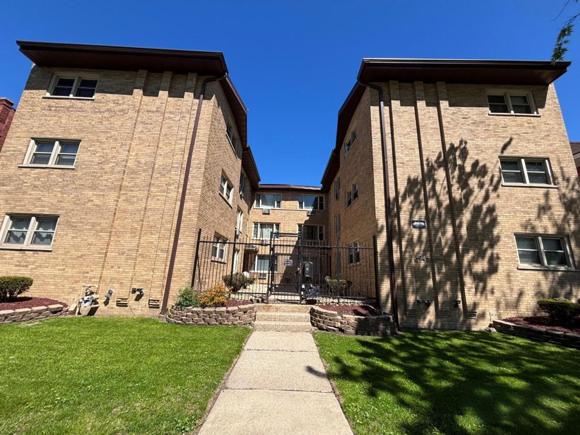 6945 S Chappel Ave. #3A, Chicago, IL 60649