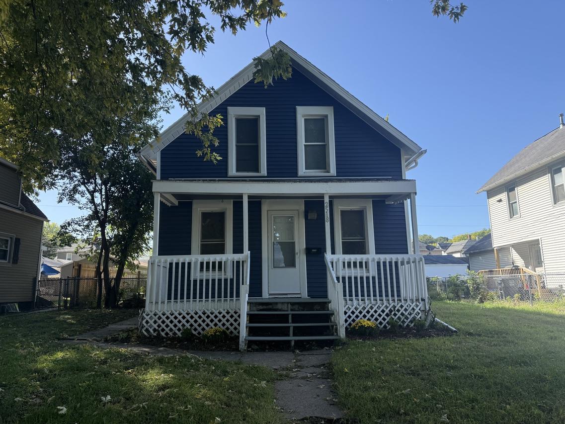 2518 5th Ave., Moline, IL 61265