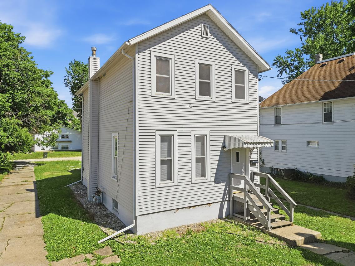 606 Avenue C, Sterling, IL 61081