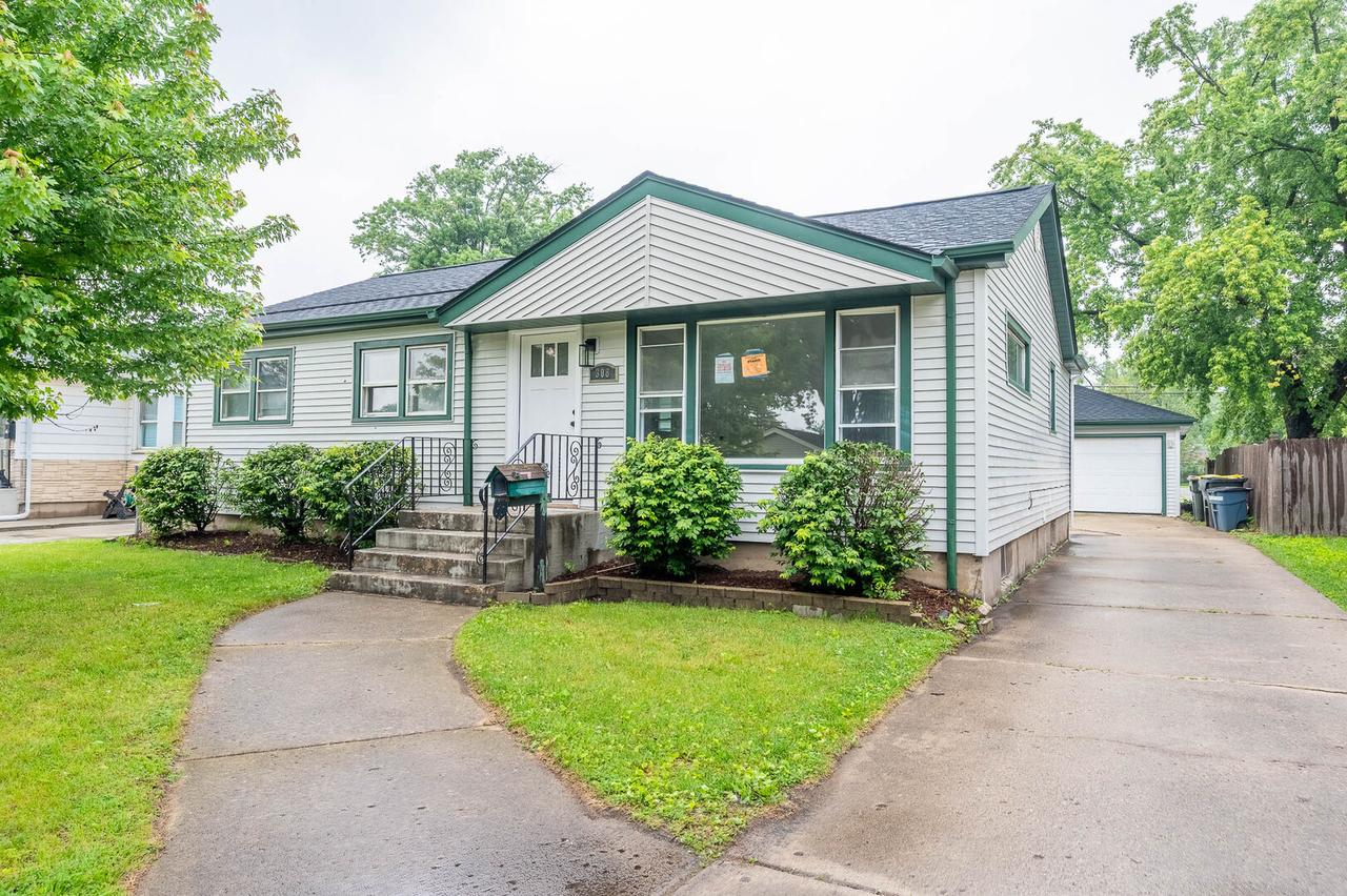 308 Queens Ln., Thornton, IL 60476