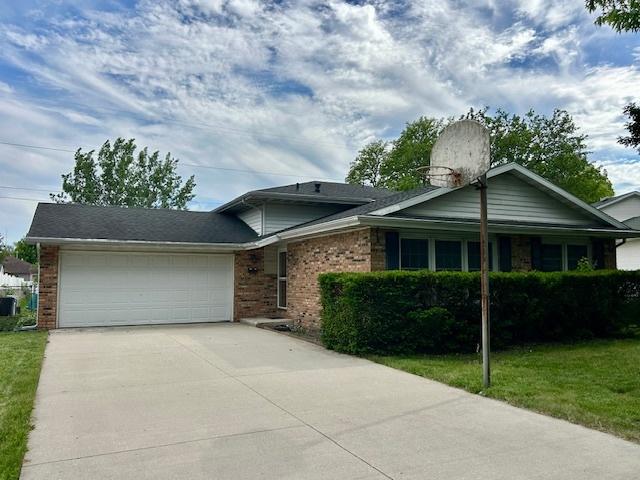 226 Meadows Rd., Bourbonnais, IL 60914