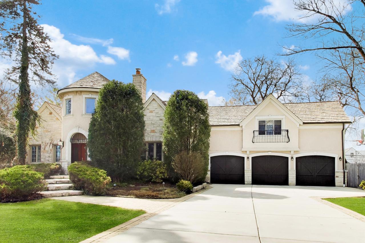 1414 Canterbury Ln., Glenview, IL 60025