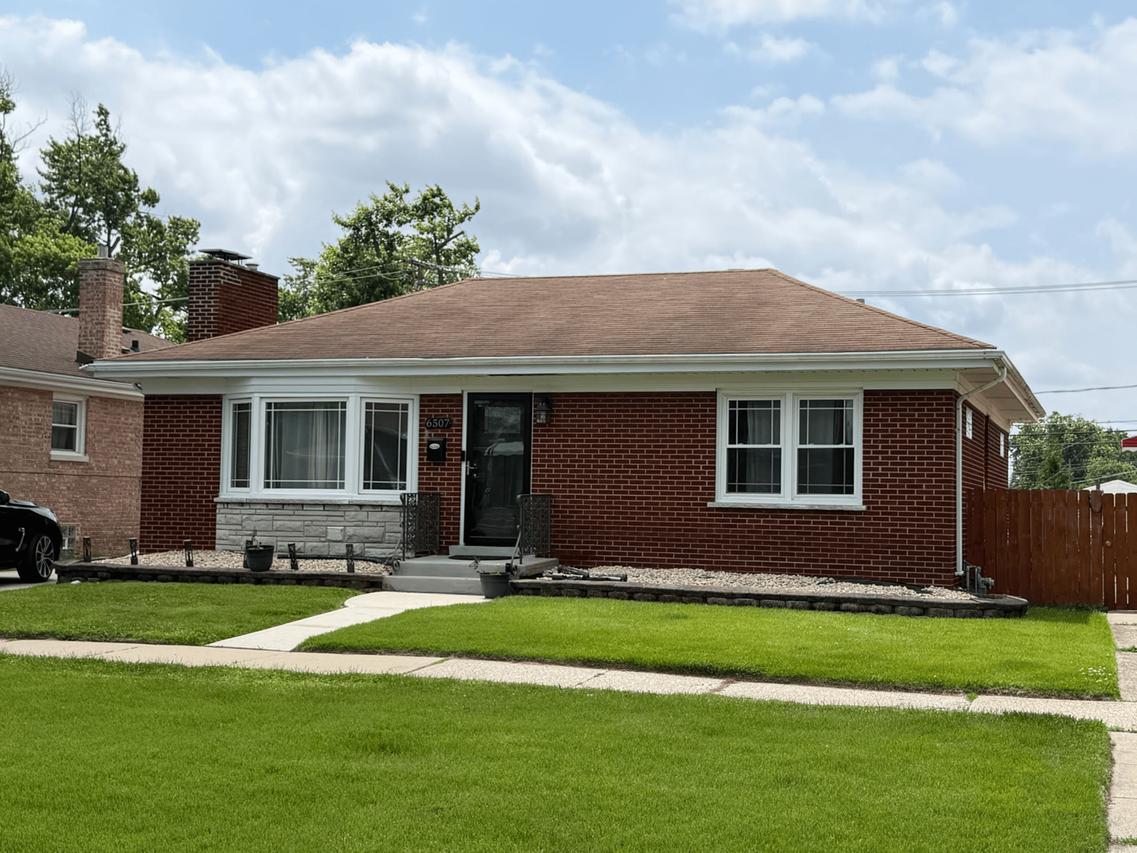 6507 W 41st St., Stickney, IL 60402