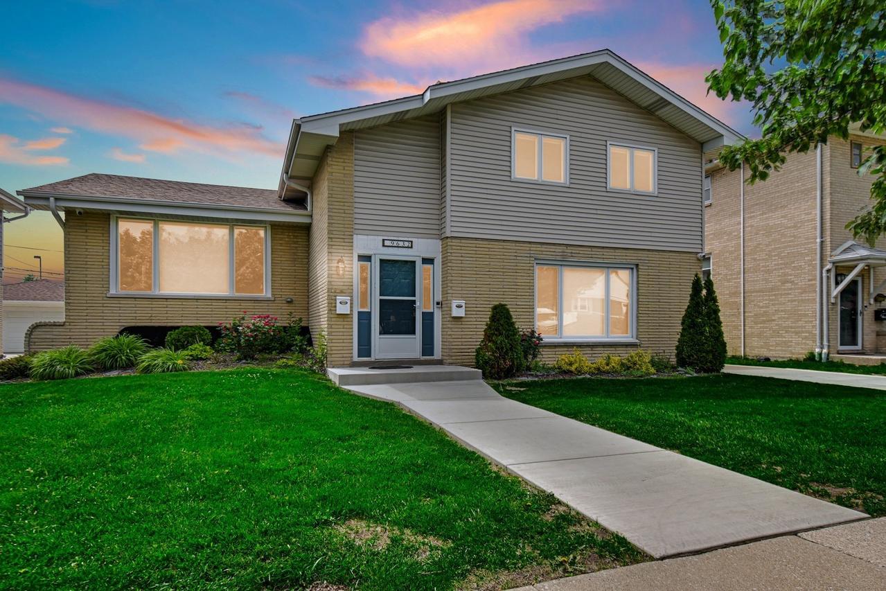 9632 Kilpatrick Ave., Oak Lawn, IL 60453