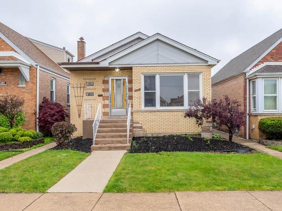 New Homes with Master Bedrooms on the 1st Floor in Garfield Ridge: May 16th to May 22nd
