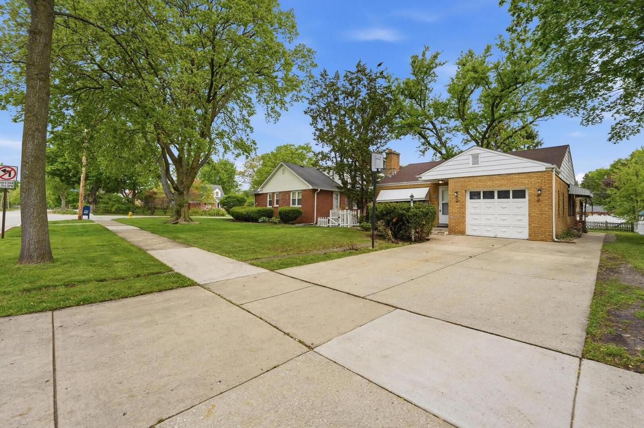 306 W Lonnquist Blvd., Mount Prospect, IL 60056