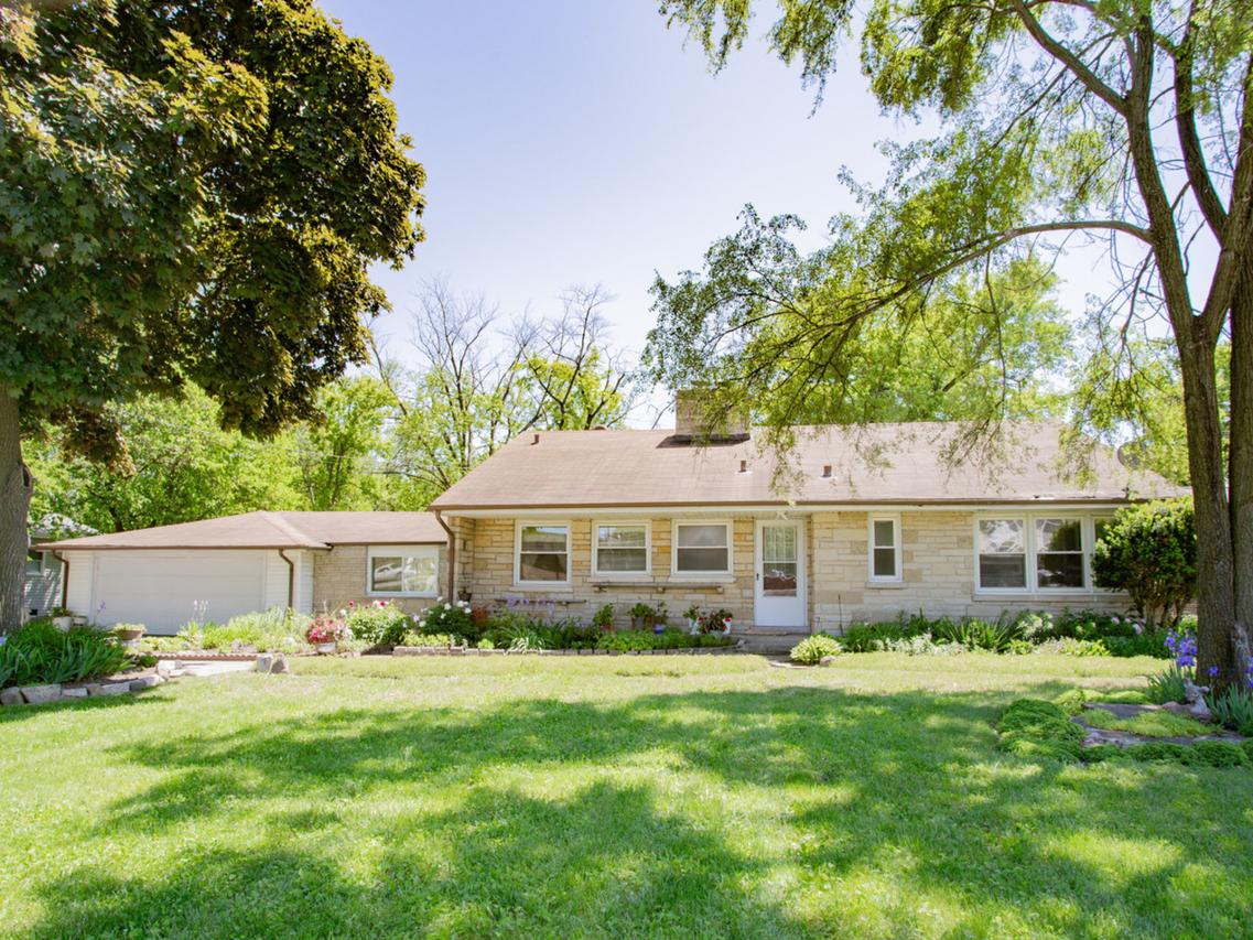 2521 Seminary Ave., Des Plaines, IL 60016