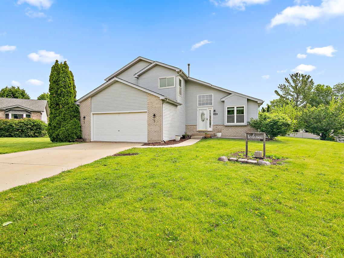 5301 Whisper Meadow Ct., Plainfield, IL 60586