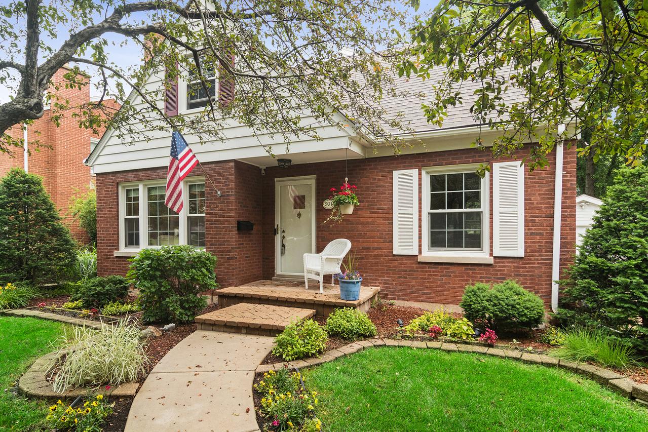 501 N Douglas Ave., Arlington Heights, IL 60004
