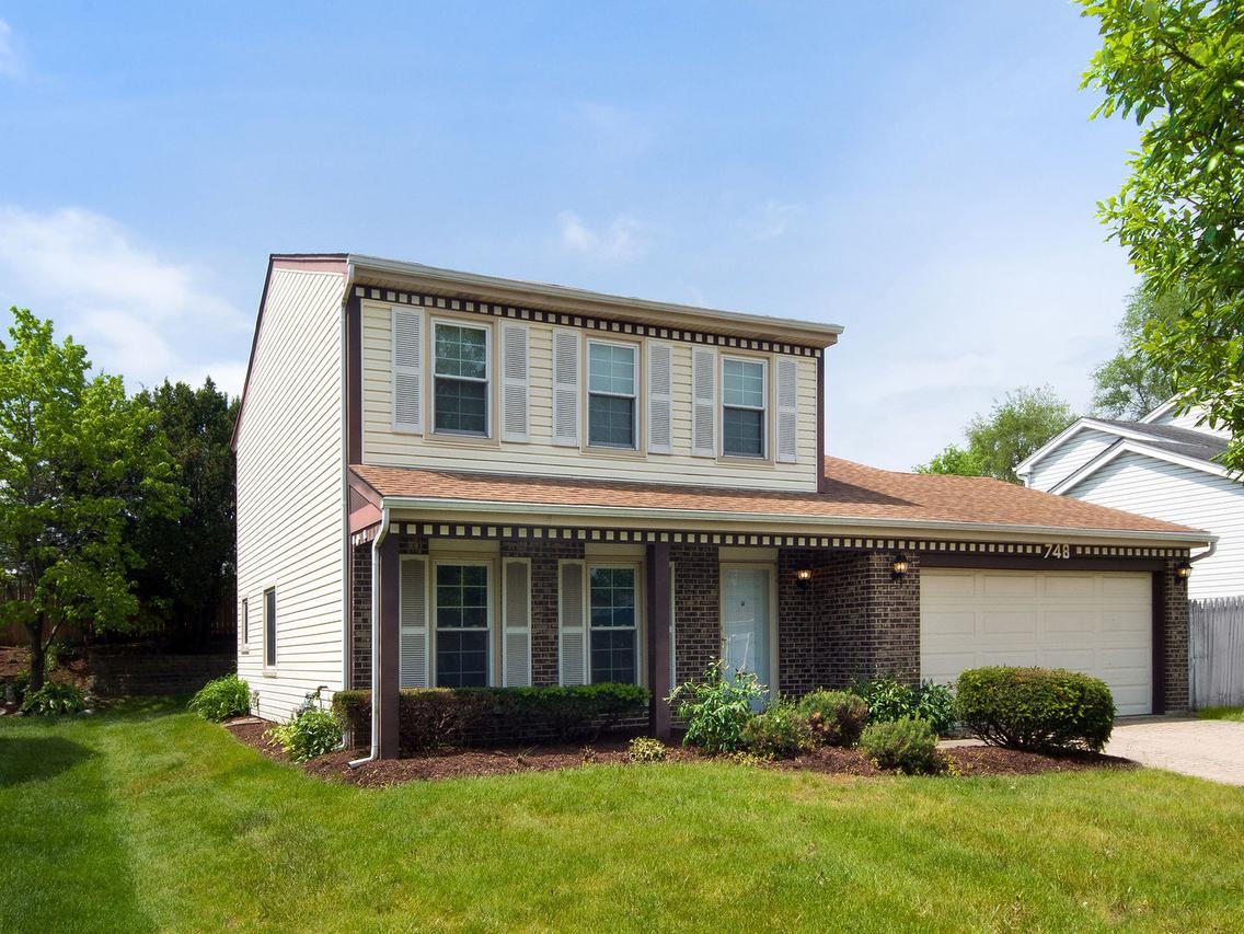 748 Berwick Pl., Roselle, IL 60172