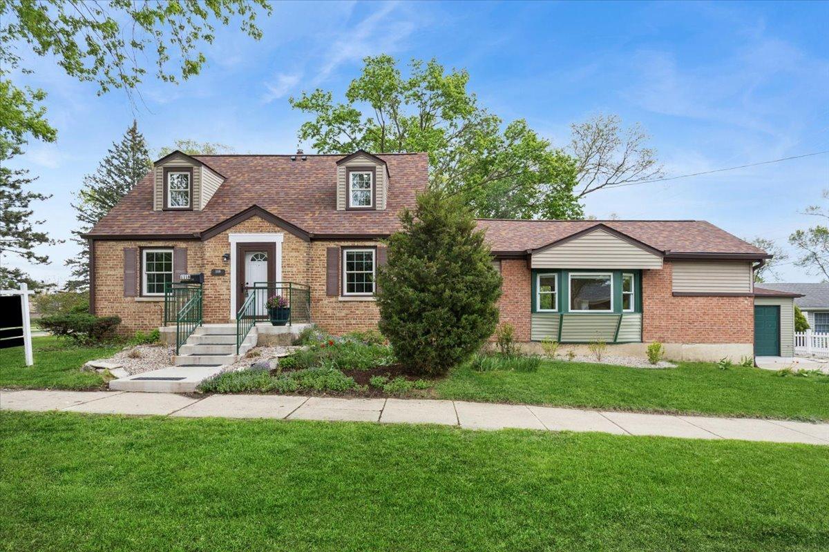 1118 Manchester Rd., Wheaton, IL 60187