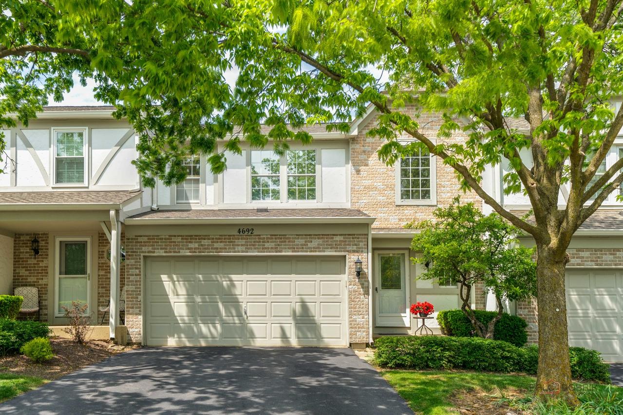 4692 N Sapphire Dr., Hoffman Estates, IL 60192