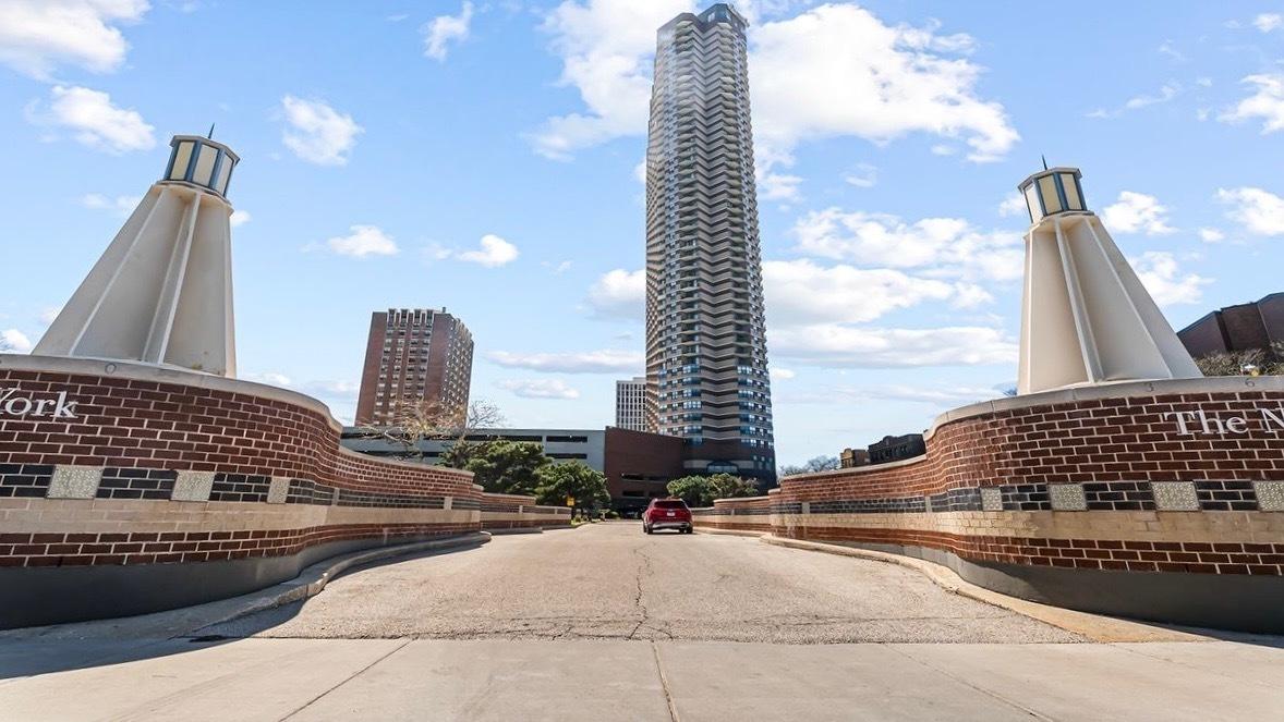 3660 N Lake Shore Dr. #4007, Chicago, IL 60613