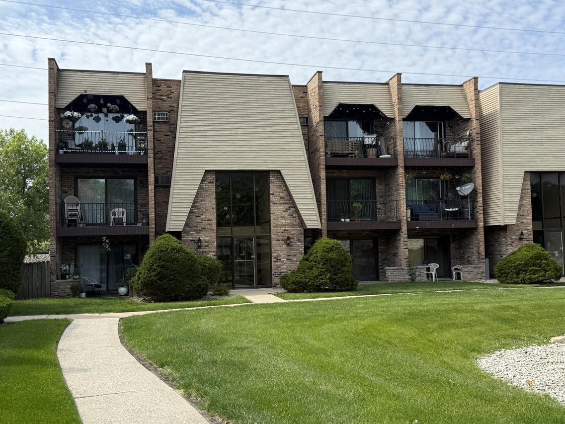 7316 Blackstone Ave. #36, Justice, IL 60458