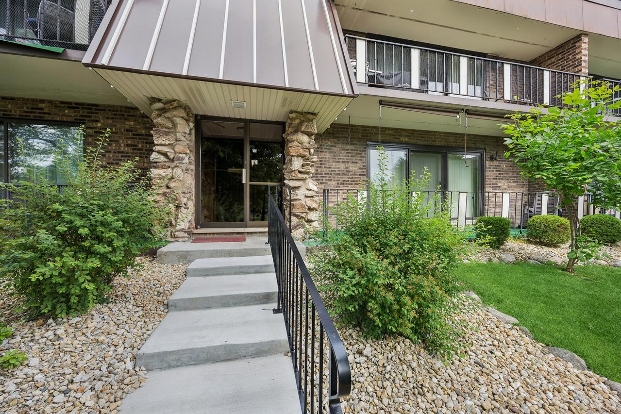 11105 O Gorman Dr. #2, Palos Hills, IL 60465
