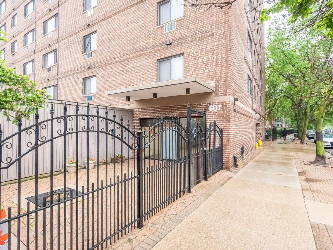 607 W Wrightwood Ave. #315, Chicago, IL 60614